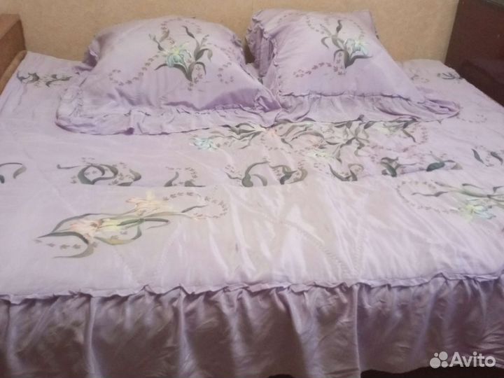 Пододеяльник и покрывало на 2 х сп.кровать бу