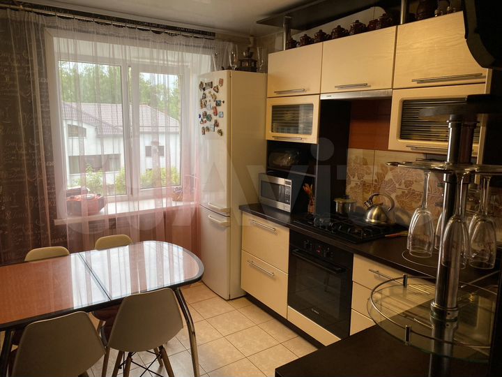 3-к. квартира, 64 м², 4/10 эт.