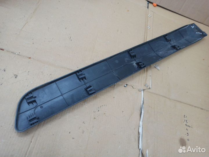 Молдинг двери задней правой LADA Largus