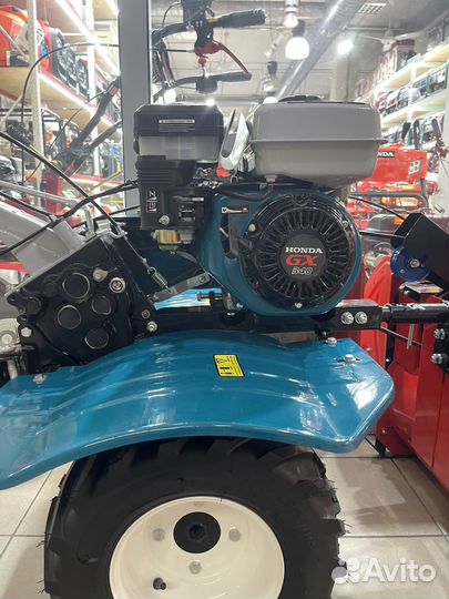 Снегоуборочная машина с мотоблоком Honda