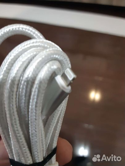 Зарядный шнур на iPhone цена за все