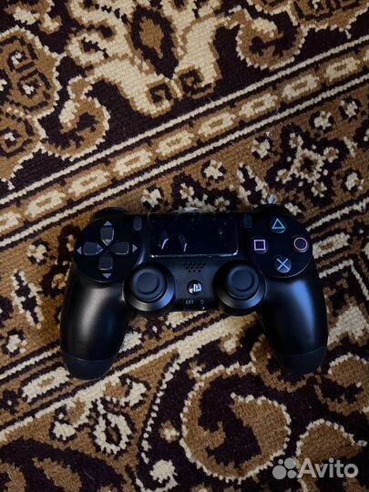 Игровая приставка ps4