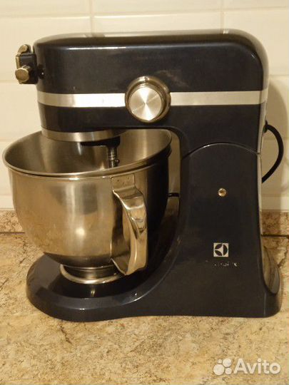 Миксер планетарный Electrolux
