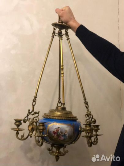 Картины, люстра,вазы