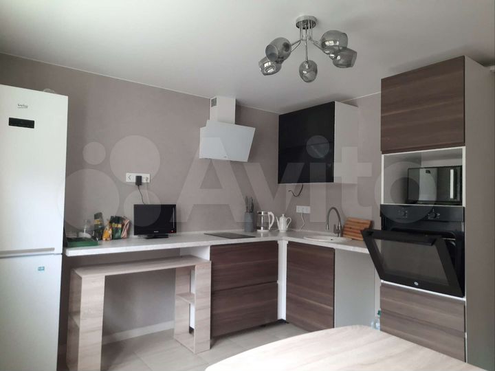 2-к. квартира, 64 м², 7/10 эт.