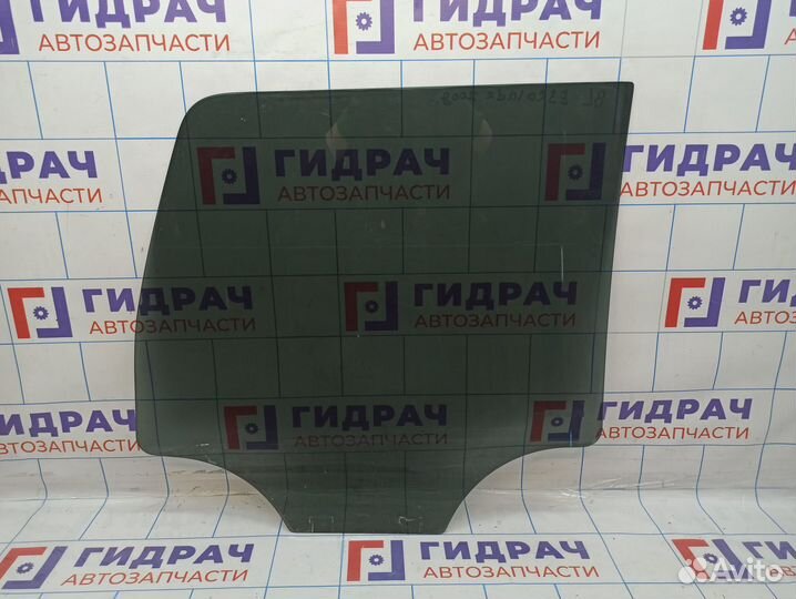 Стекло двери задней левой Cadillac Escalade III 15