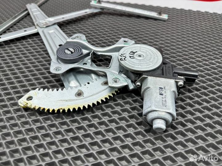 Стеклоподъемник передний правый Honda Cr-V4 RM