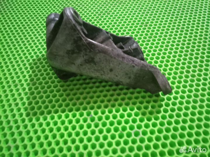 Кронштейн двигателя Audi А6 С4 100 С4 AAT 2.5 TDI