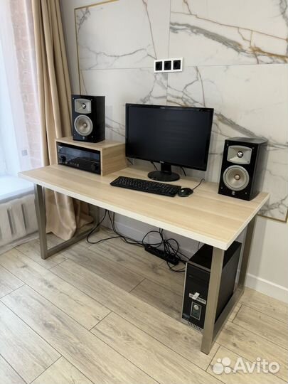 Письменный стол IKEA