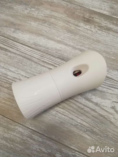 Автоматический освежитель воздуха AirWick