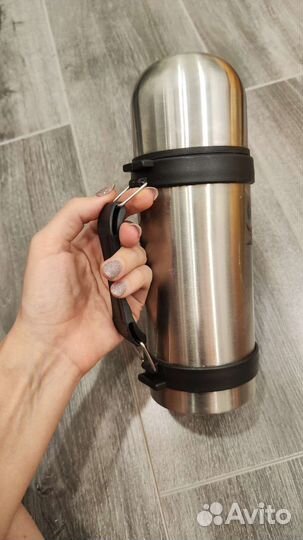 Термос в комплекте с сумкой