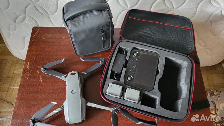 Квадрокоптер DJI Mavic 2 Zoom + Smart Controller