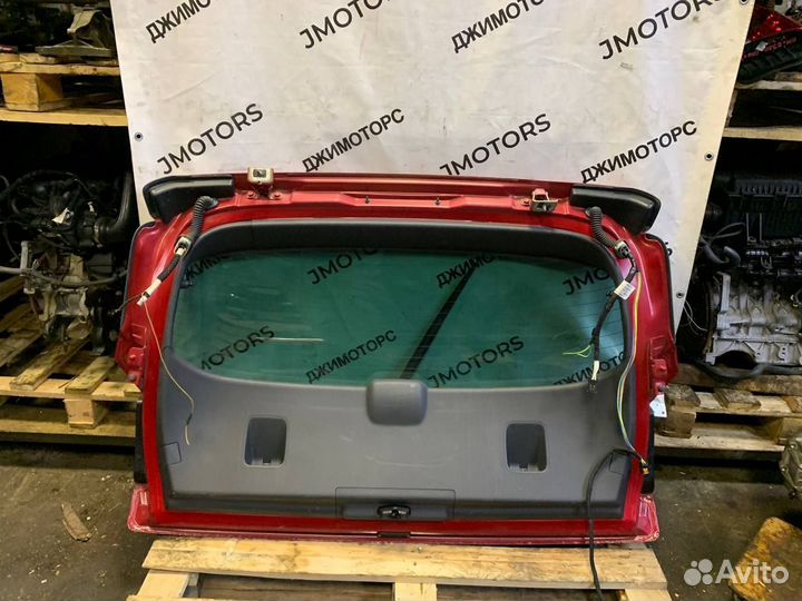 Крышка багажника Peugeot 3008 красная