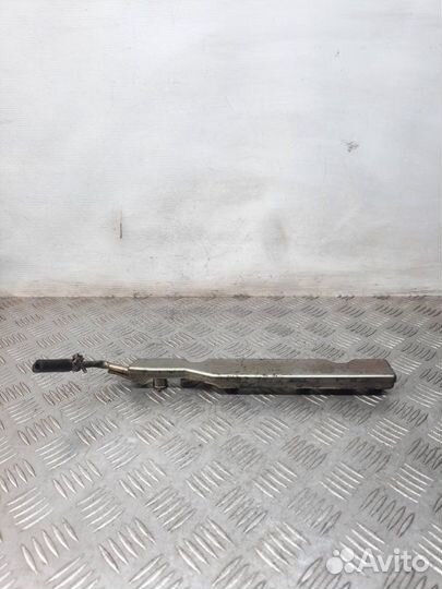 Топливная рампа Nissan Almera хэтчбэк 5 дв. 1.8