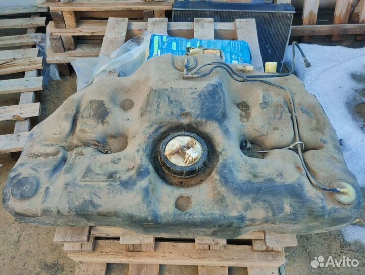 Бензобак Nissan Primera P12