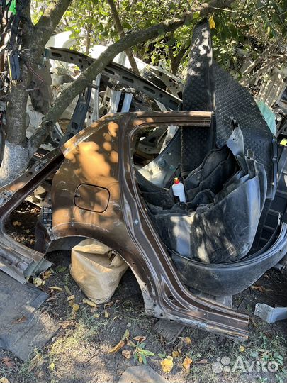 Задняя правая четверть Рено степвей -1