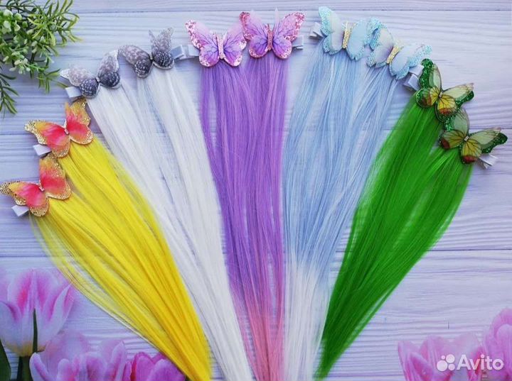 Бантики и заколки с цветными волосами