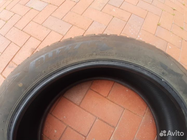 Bridgestone Blizzak DM-Z2 235/55 R20 102T