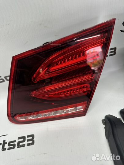 Задний фанарь в крышку багажника mercedes w207