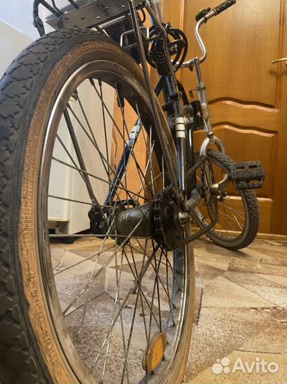 Велосипед с багажником для курьера