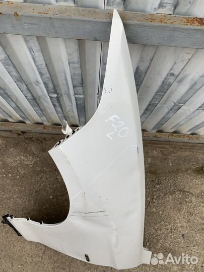 Крыло переднее левое бмв ф20 с дефектом