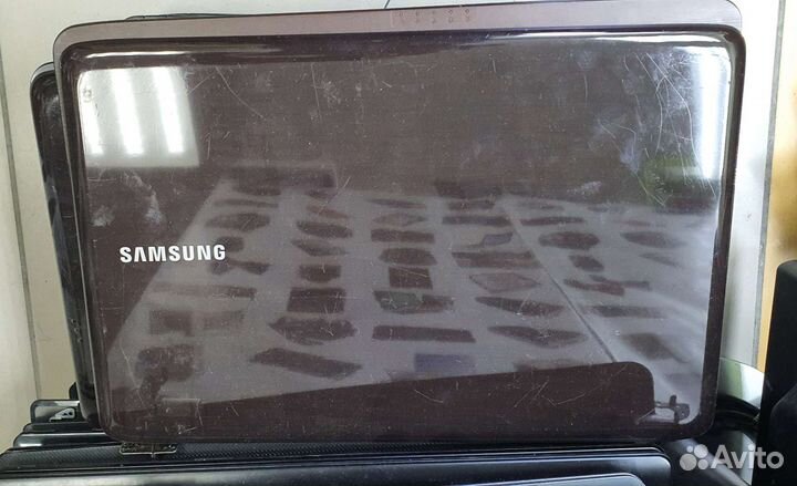 Корпсуса для ноутбука samsusng r525 r540