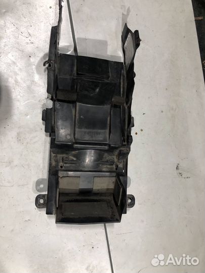 Пластик подрамника для Suzuzki SV650 99-02