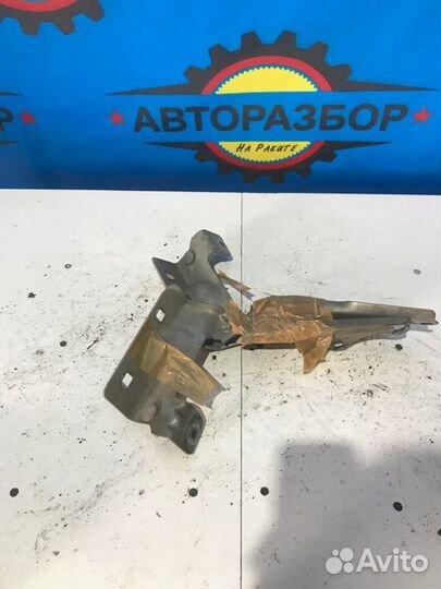 Петля двери Cadillac Cts LY7 2006