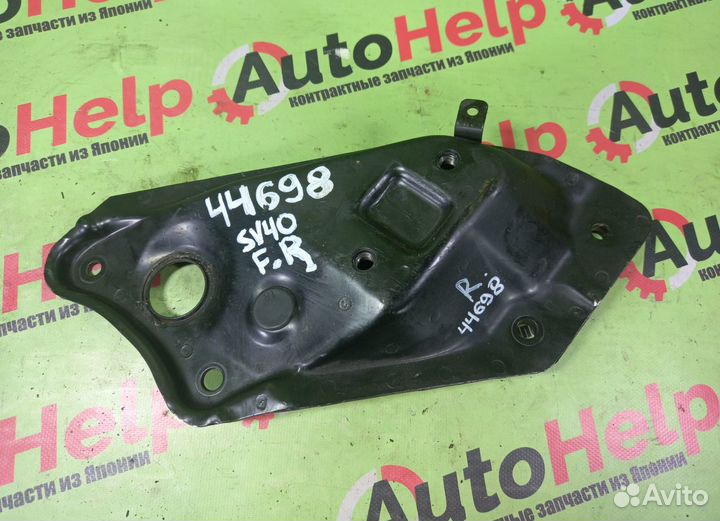 Кронштейн балки toyota vista SV40 перед прав