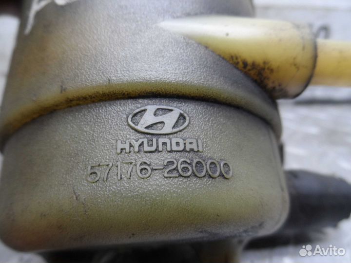 Бачок гидроусилителя Hyundai Santa Fe 1 5717626000