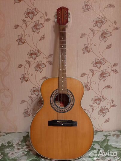 Акустическая гитара