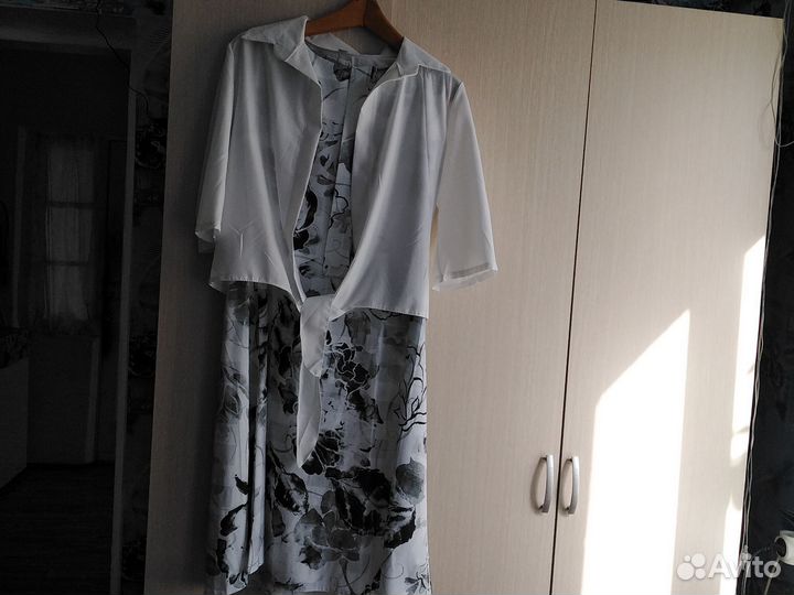 Платье с накидкой 48 размер
