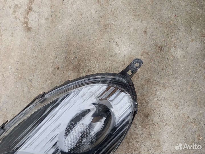 Фара левая Nissan Micra 3 K12