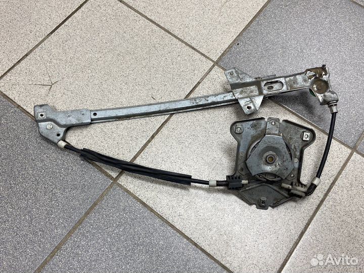 Стеклоподьемник audi 100 передний правый