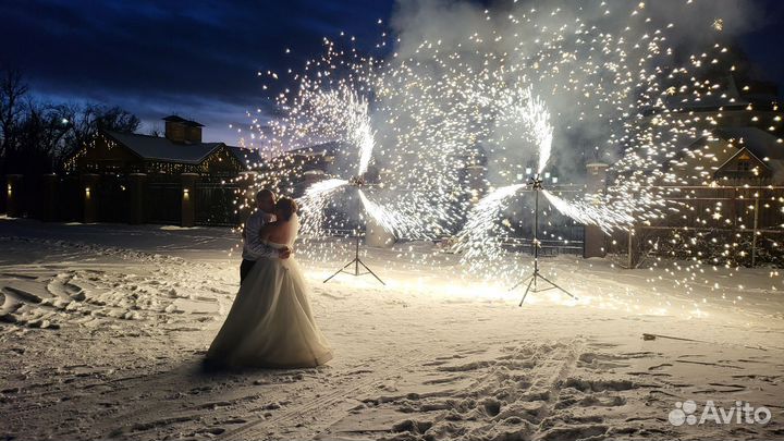 Холодные фонтаны, вертушки, dj, ведущий, свет