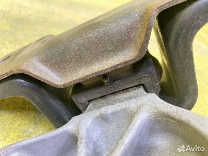 Подушка коробки передач передняя Honda Fit GK5/GK6 138008