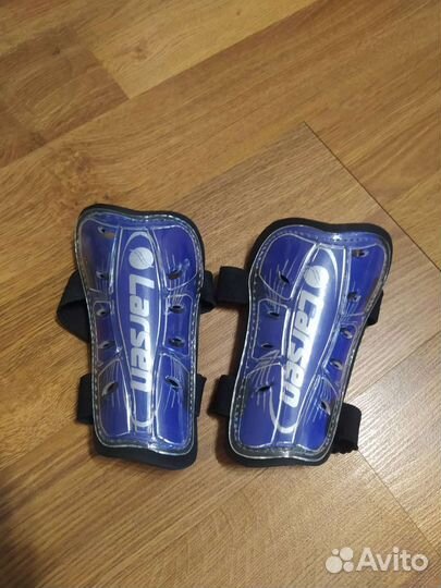 Футбольные щитки