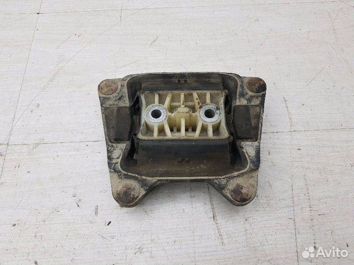 Опора задняя Audi A6 C6 AUK 2005