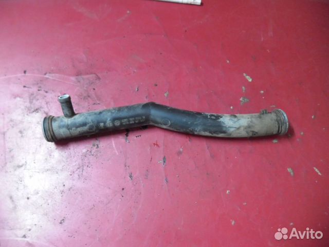 Патрубок системы охлаждения Volkswagen Golf VI