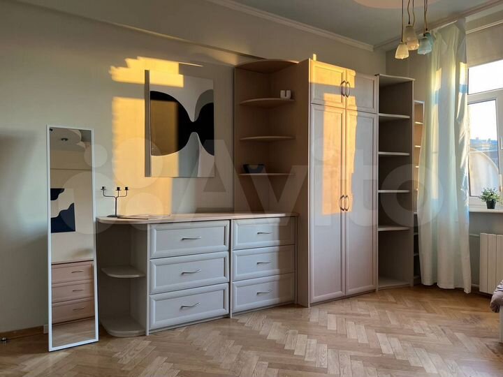 Комната 17 м² в 5-к., 8/8 эт.