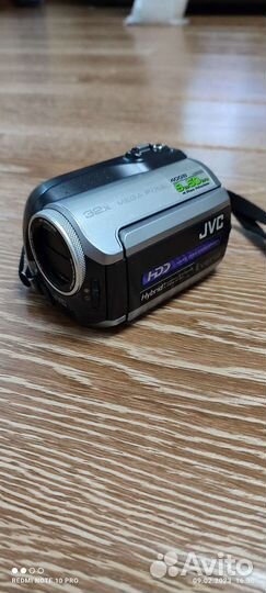 Видеокамера JVC
