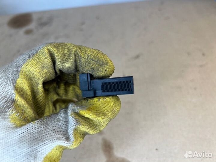 Выключатель Bmw 1-Series E87 N43B16 2010