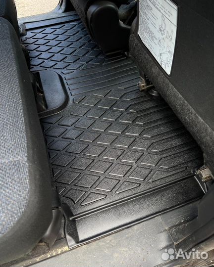 Коврики в салон 3D Toyota Sienta