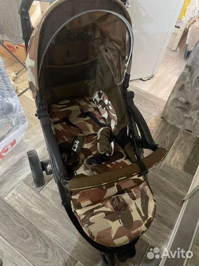 Прогулочная коляска