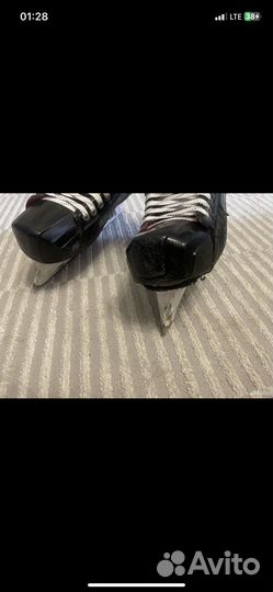 Хоккейные вратарские коньки bauer