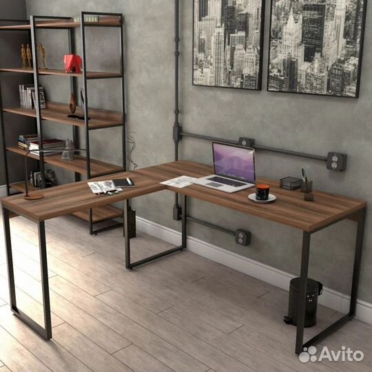 Офисный стол
