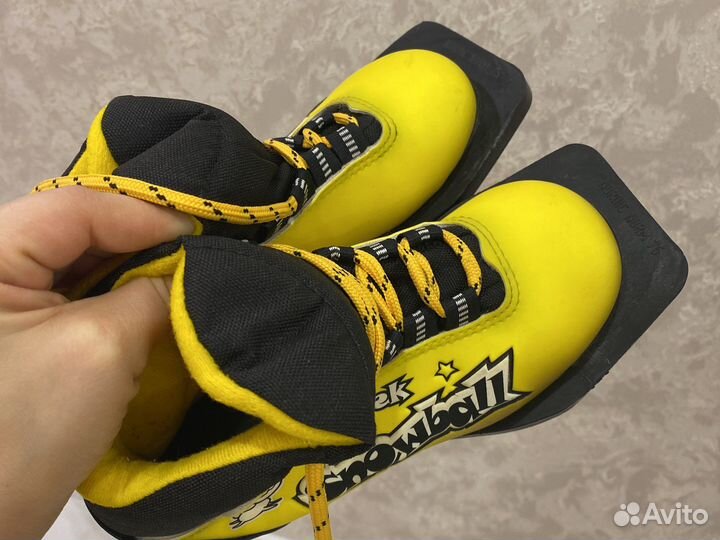 Лыжные ботинки