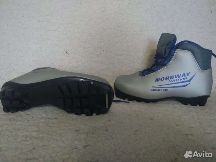 Лыжные ботинки