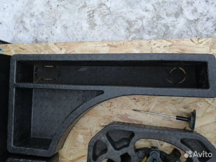 Обшивка багажника Ford Focus CB4 2008