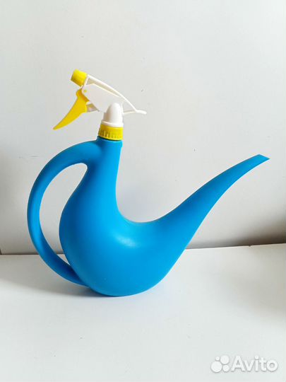 Лейка, цветочный горшок, садовые ножницы